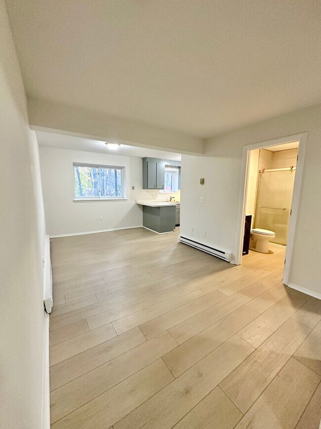 Building Photo - 492 East St