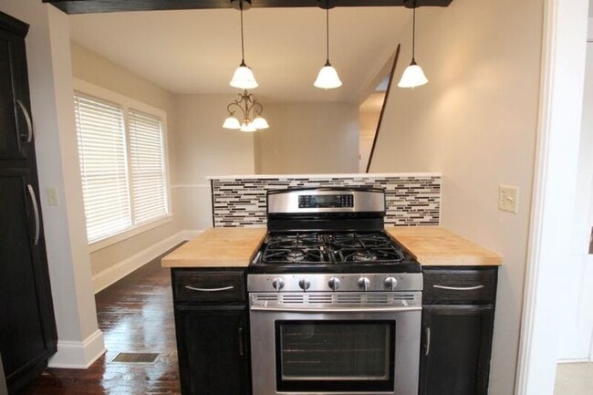 Building Photo - 3 Shenandoah Ave