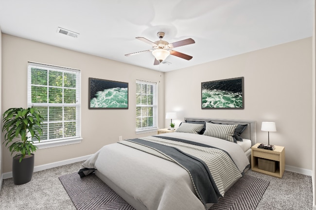 Building Photo - 1020 Fairway Ln