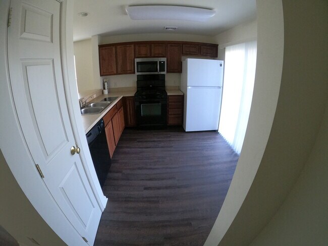 Building Photo - 2121 Quail Hollow Dr