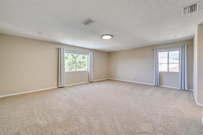 Building Photo - 558 Stonemont Dr