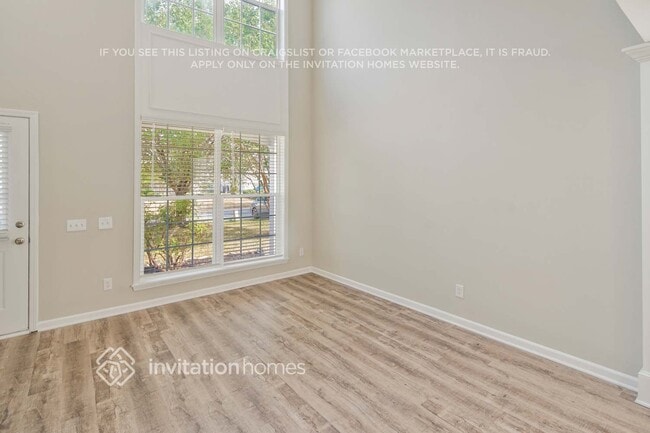 Building Photo - 10437 Roundleaf Dr