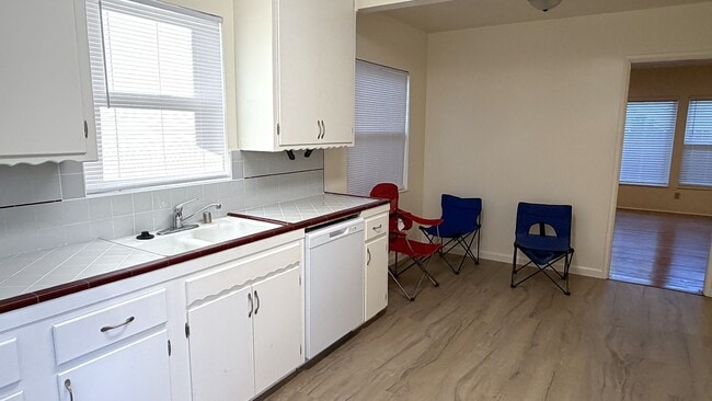 Building Photo - 3590 Cedar Ave