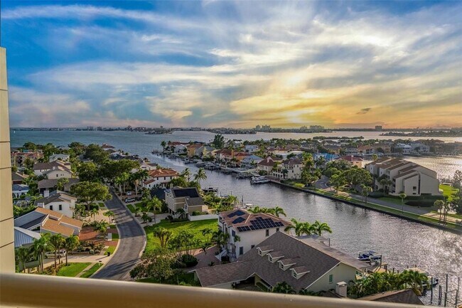 Building Photo - 5950 Pelican Bay Plaza S