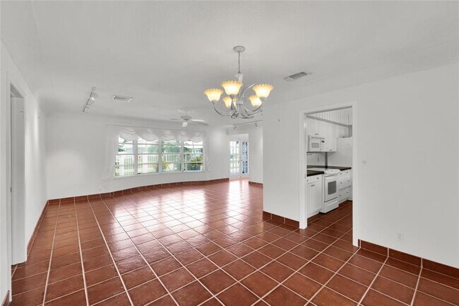 Building Photo - 4020 NE 24th Ave