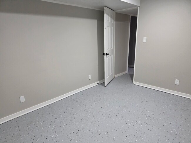 Building Photo - 1024 Spring St