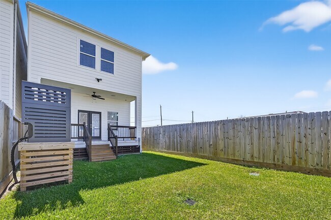 Building Photo - 6630 Highrock Rd