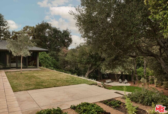 Building Photo - 775 San Rafael Terrace