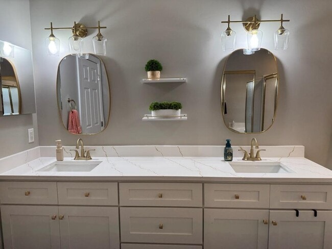 Building Photo - 11804 Shavenrock Pl