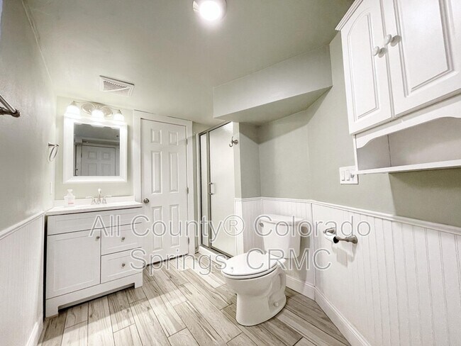 Building Photo - 2003 N El Paso St