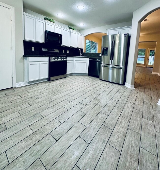 Building Photo - 21604 Horseshoe Dr