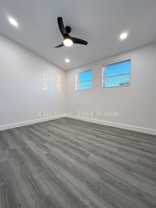 Building Photo - 316 Toledo St