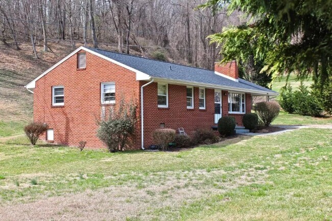 Building Photo - 5621 Bridlewood Dr