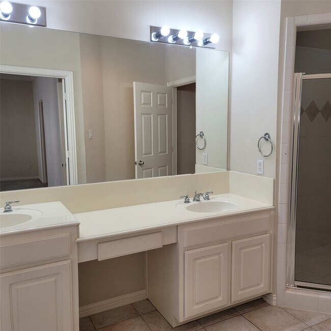 Building Photo - 7111 Harmony Cove