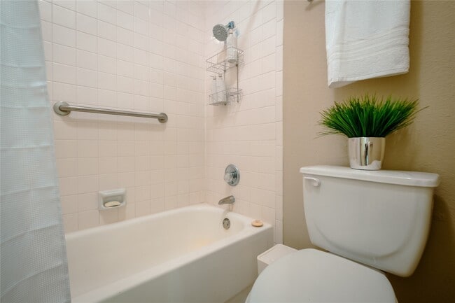 Building Photo - 11711 Memorial Dr