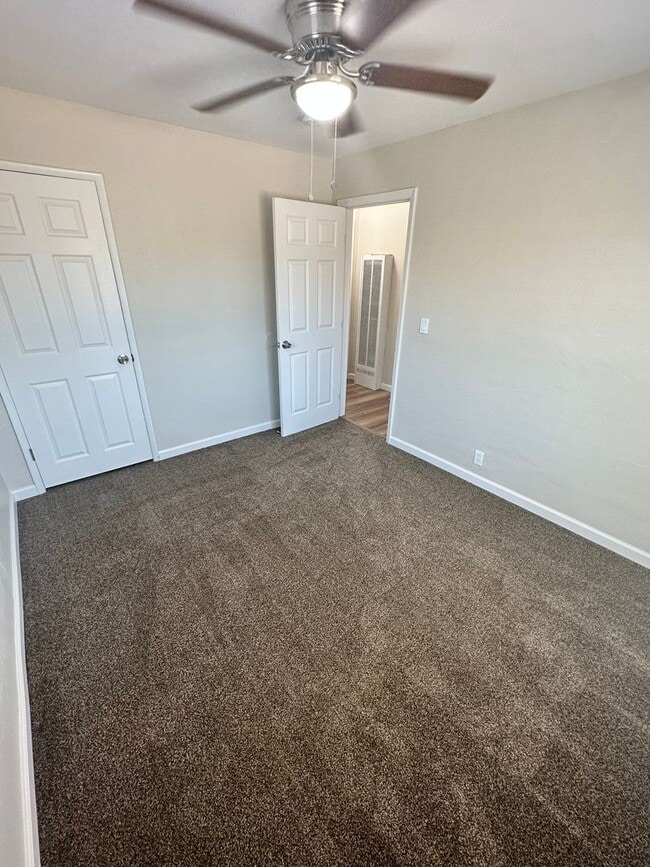 Building Photo - 2713 Karen Pl