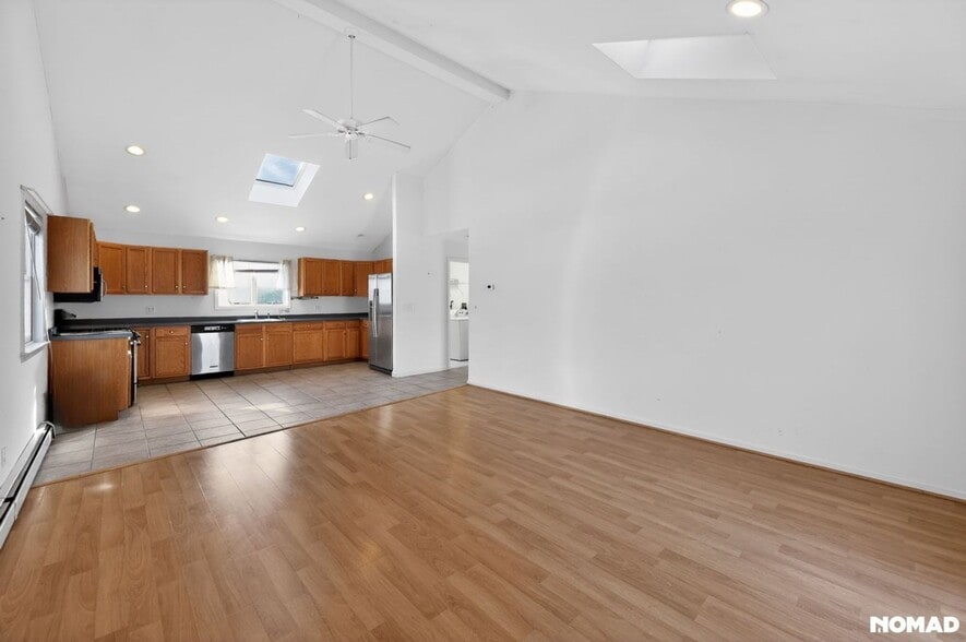 Building Photo - 23 Rosman Rd