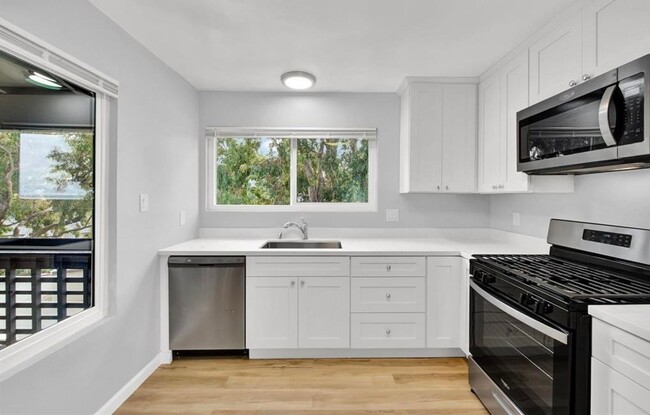 Building Photo - Gorgeous 2 Bed, 1 Bath Condo in Vallejo --...