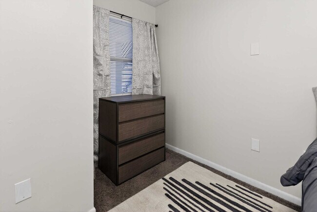 Building Photo - 800 Alexander Rd