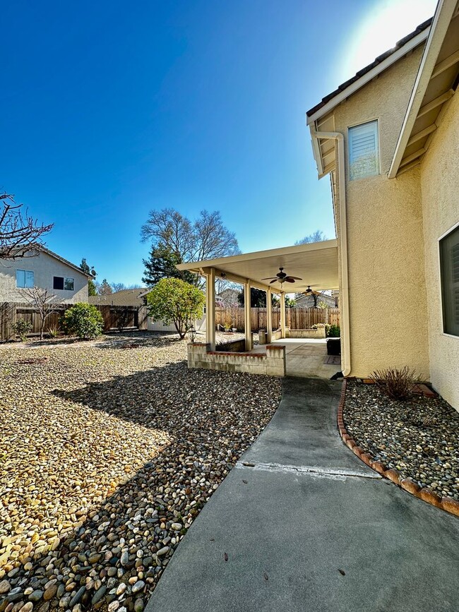 Building Photo - Beautiful 4-Bedroom Home in Mace Ranch