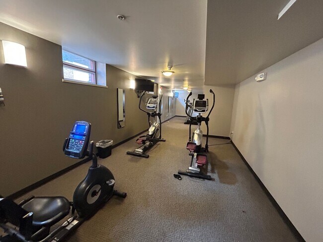 Building Photo - Spacious Downtown 3 bedroom with updates. ...