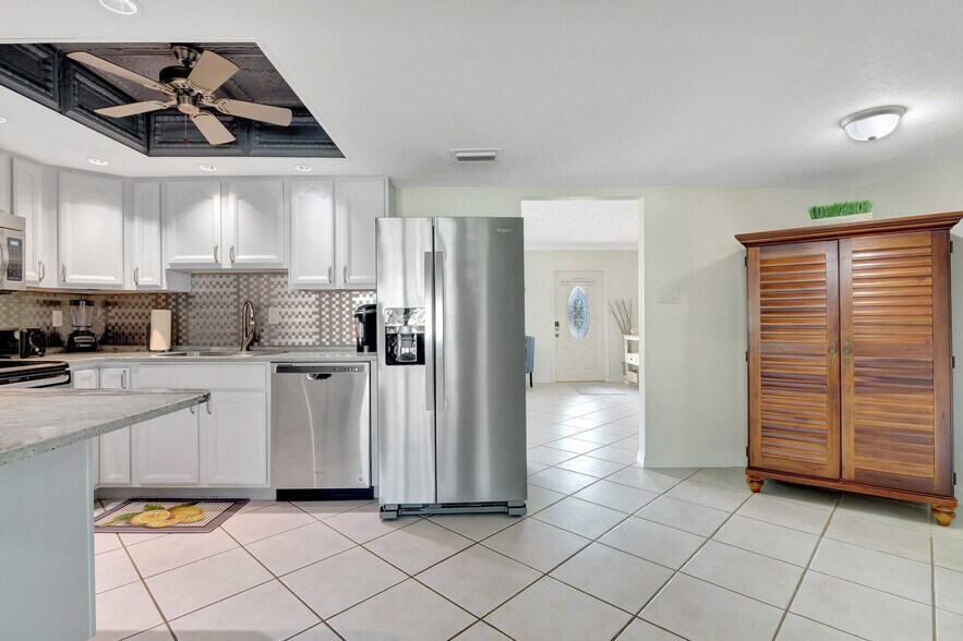 Building Photo - 27526 Los Amigos Ln