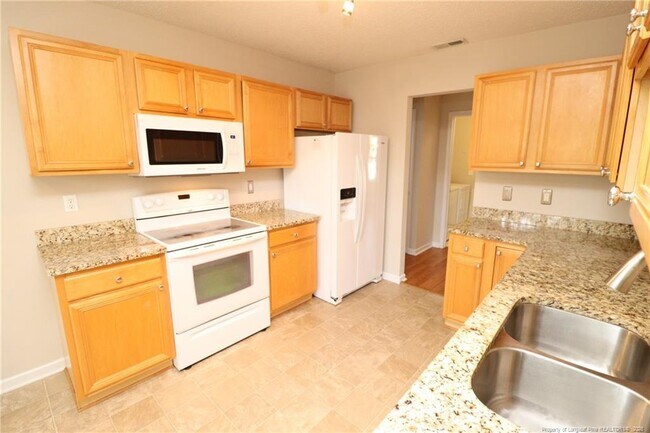 Building Photo - 305 Firefly Rd