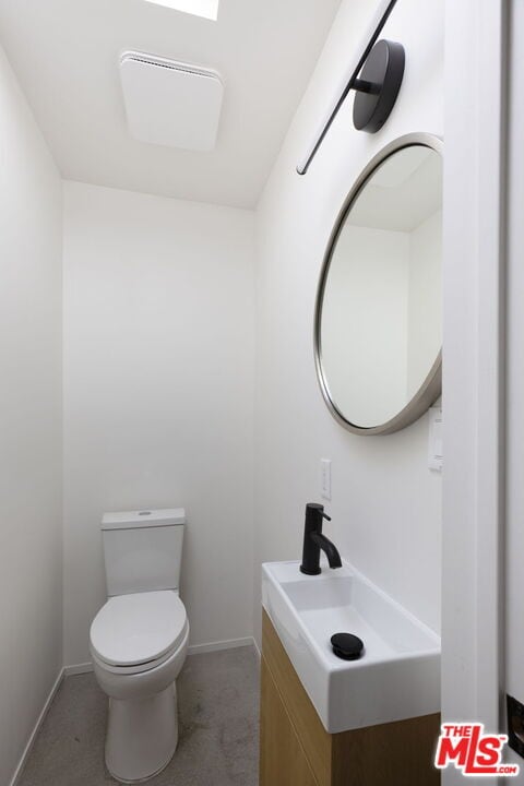 Building Photo - 424 N Avenue 64