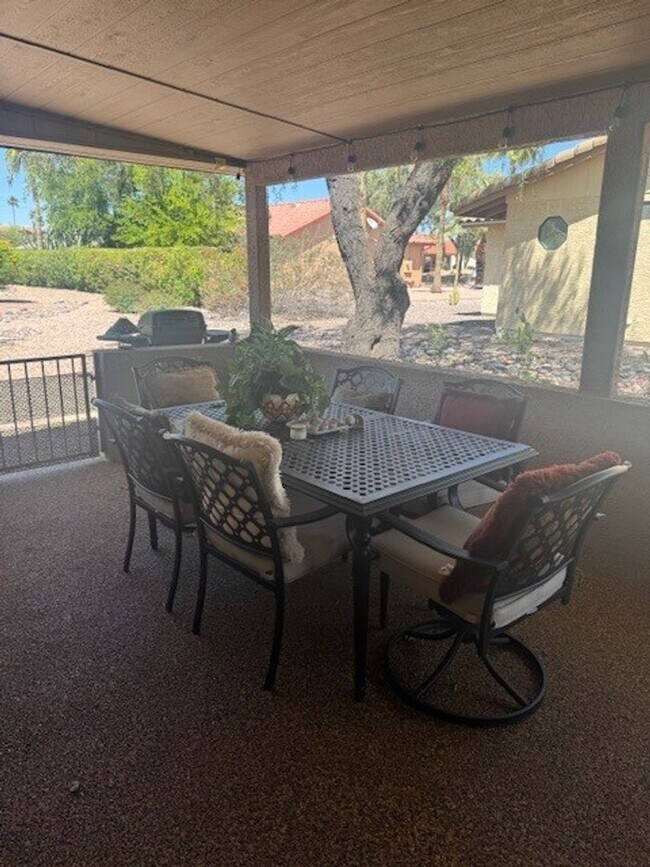 Building Photo - Lovely updated 3 bed 2 bath home in Leisure World a 45+ Active Adul Resort Community. Available J...