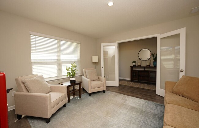 Building Photo - Central Freeport Location with Community Pool