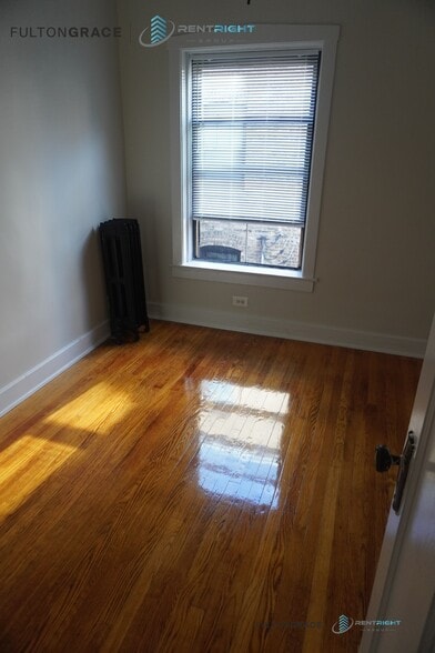 Building Photo - 1700-1710 W Albion