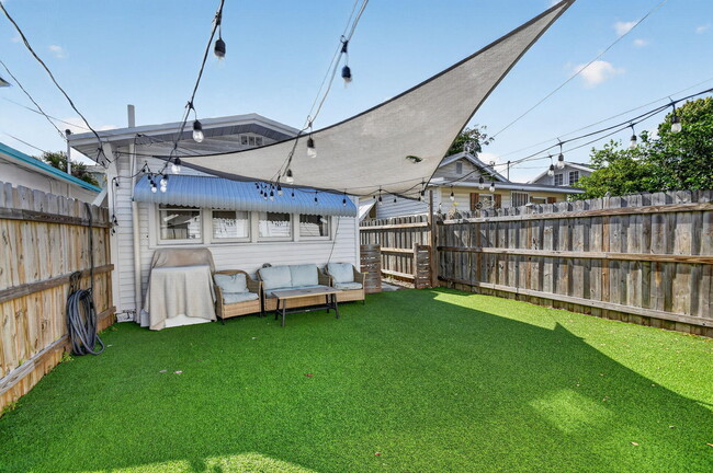 Building Photo - 306 N J St