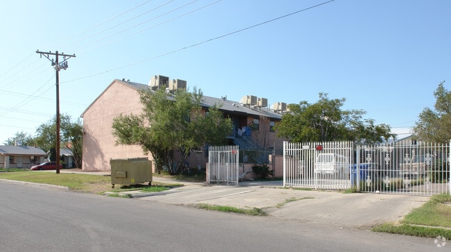 Building Photo - 176 Stevens St