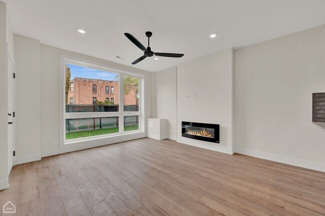 Building Photo - 4609 S St Lawrence Ave