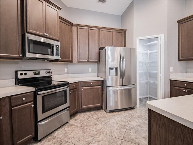 Building Photo - 2628 Sunset Cir