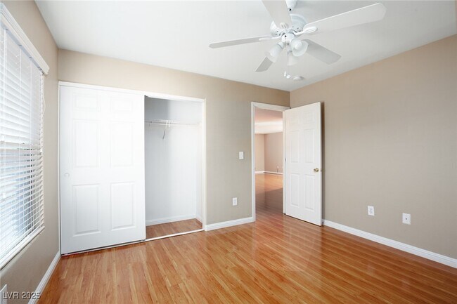 Building Photo - 2516 Courlan Dr