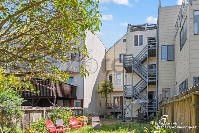 Building Photo - 39a Cook St