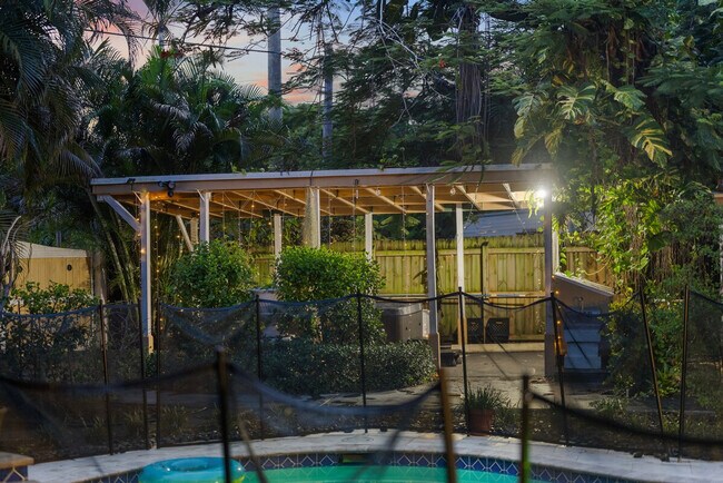 Building Photo - 303 Lang Rd