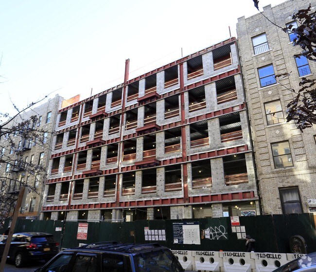 Primary Photo - 2004 Davidson Ave