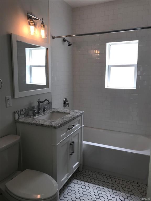 Building Photo - 126 Shotwell Park