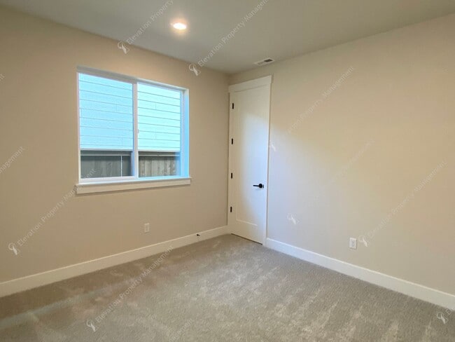 Building Photo - Brand NEW Pahlisch 3 BR - 2BA Home in Southeast Bend