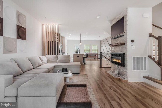 Building Photo - 5445 Billenca Ln