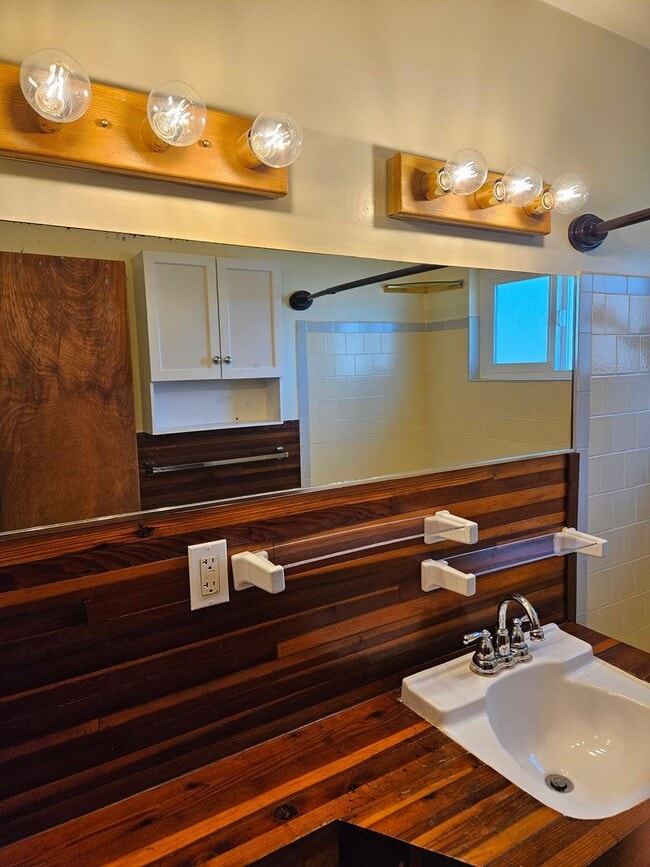 Building Photo - 2 bedroom, 1 bath house in Morro Bay