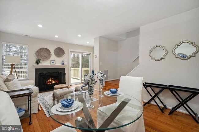 Building Photo - 8552 Southlawn Ct