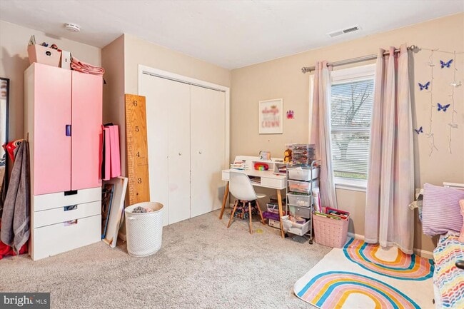 Building Photo - 5706 Johnson St