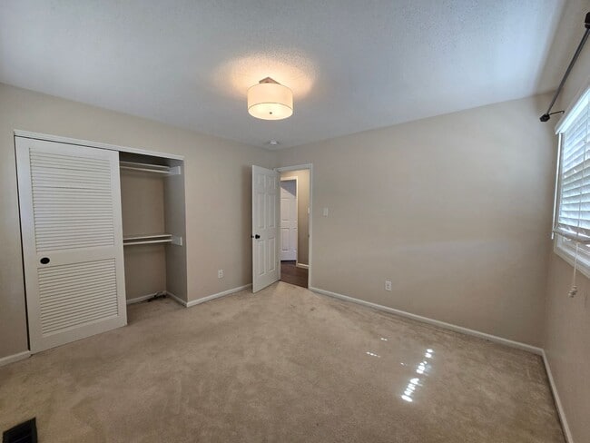 Building Photo - 3456 Regiment Dr