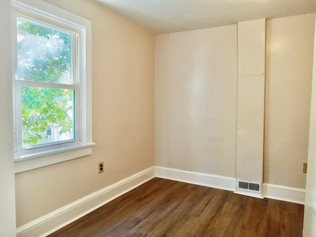 Building Photo - Cozy 2 Bedroom Twin FOR RENT in Bridgeton ...