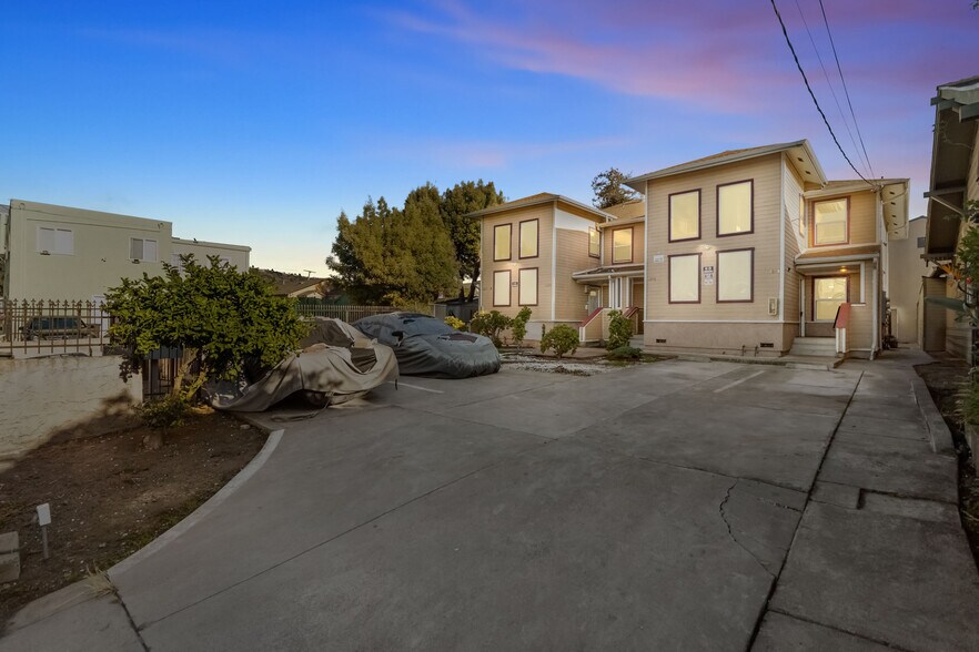 Building Photo - 2644 62nd Ave