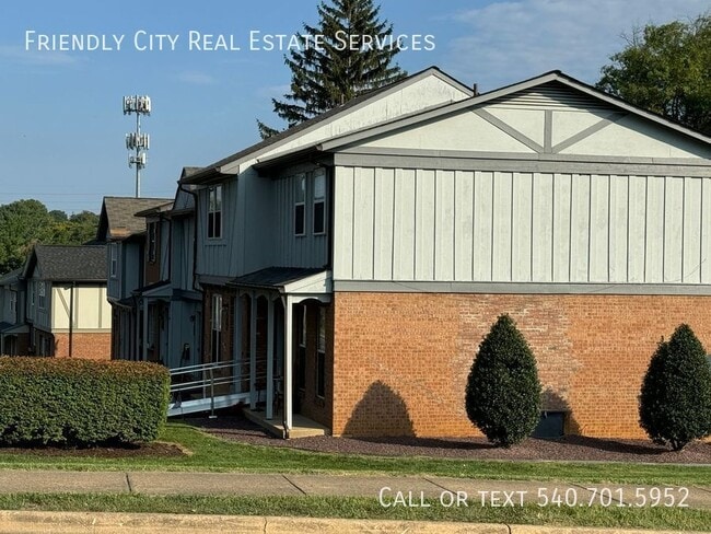 Building Photo - 1 Holly Ct