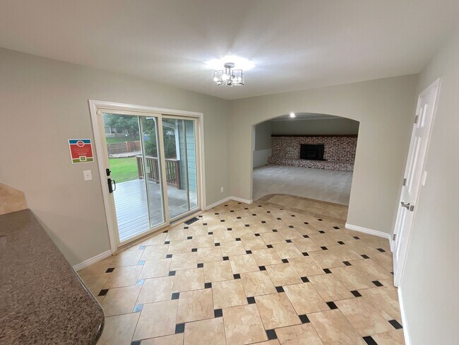 Building Photo - 4 Bedroom Home Available Near S Academy Bl...